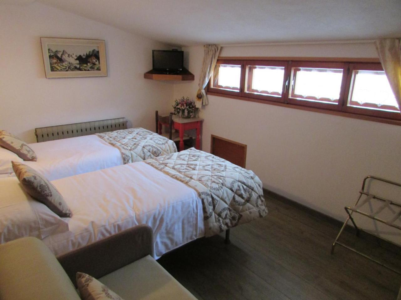 Hotel Meuble Meridiana Valtournenche Luaran gambar