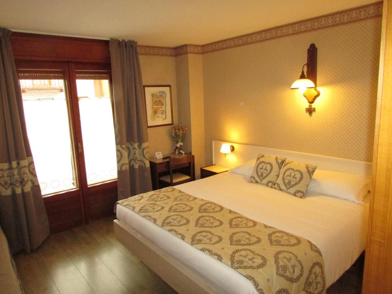 Hotel Meuble Meridiana Valtournenche Luaran gambar
