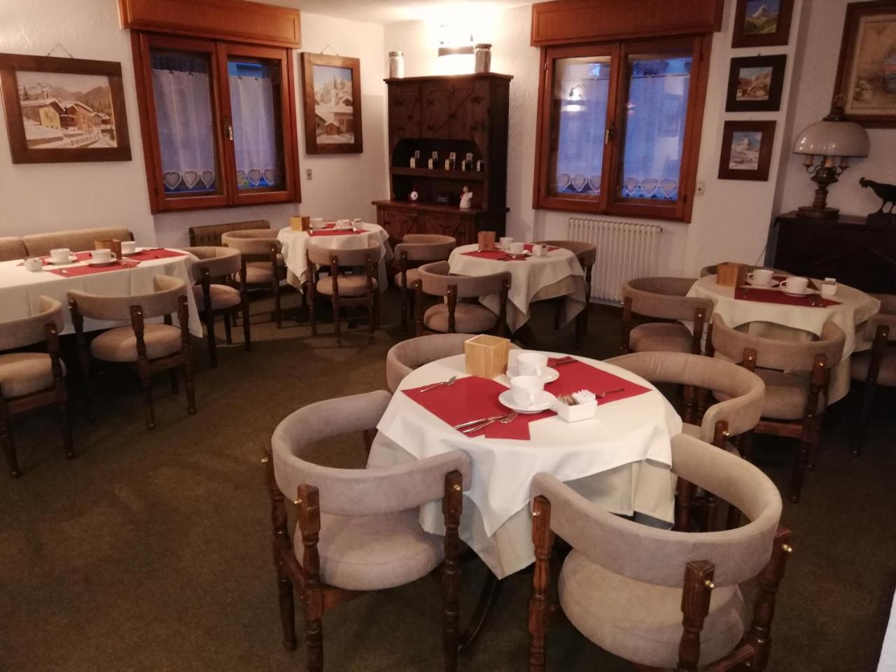 Hotel Meuble Meridiana Valtournenche Luaran gambar