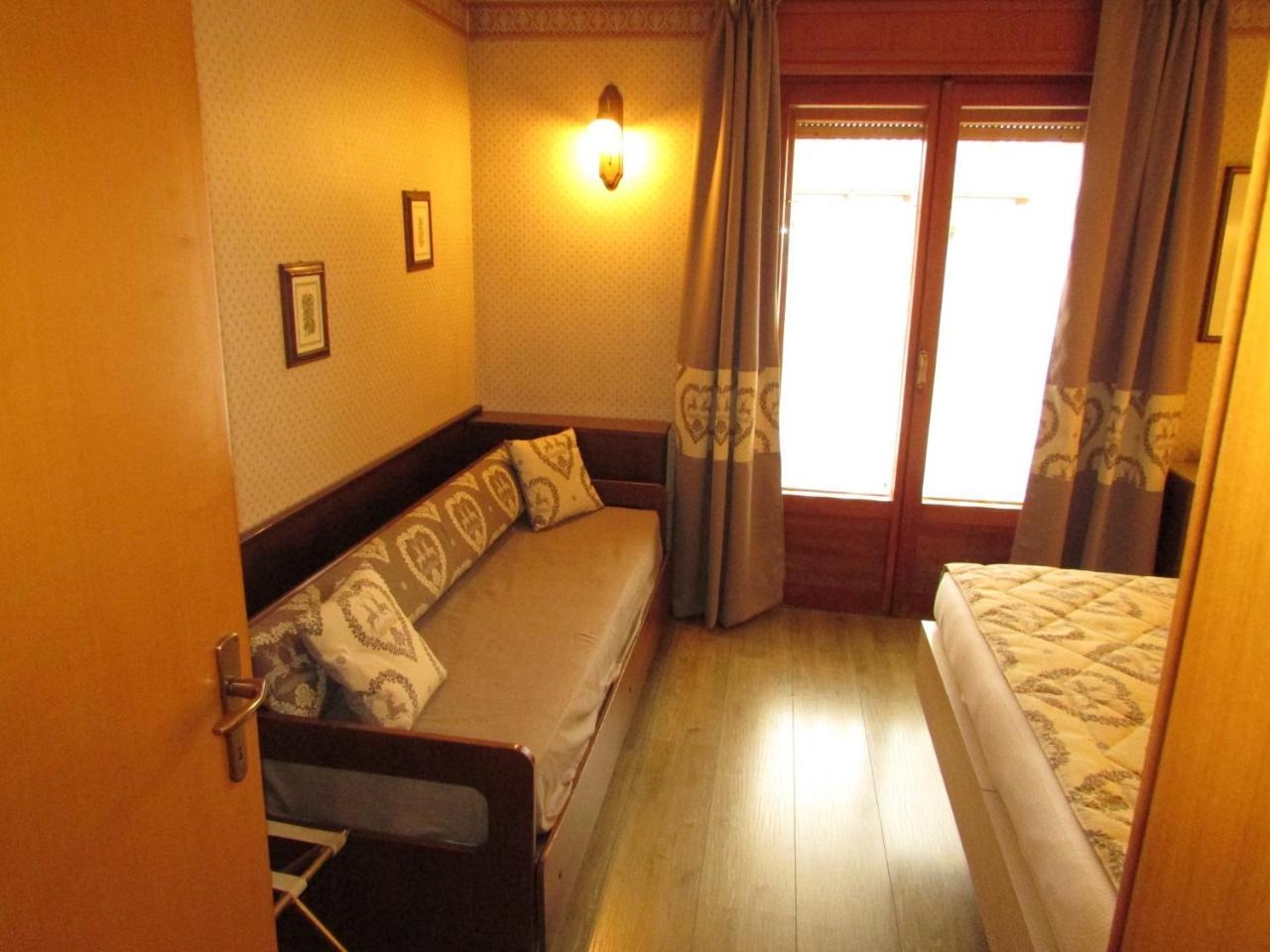 Hotel Meuble Meridiana Valtournenche Luaran gambar