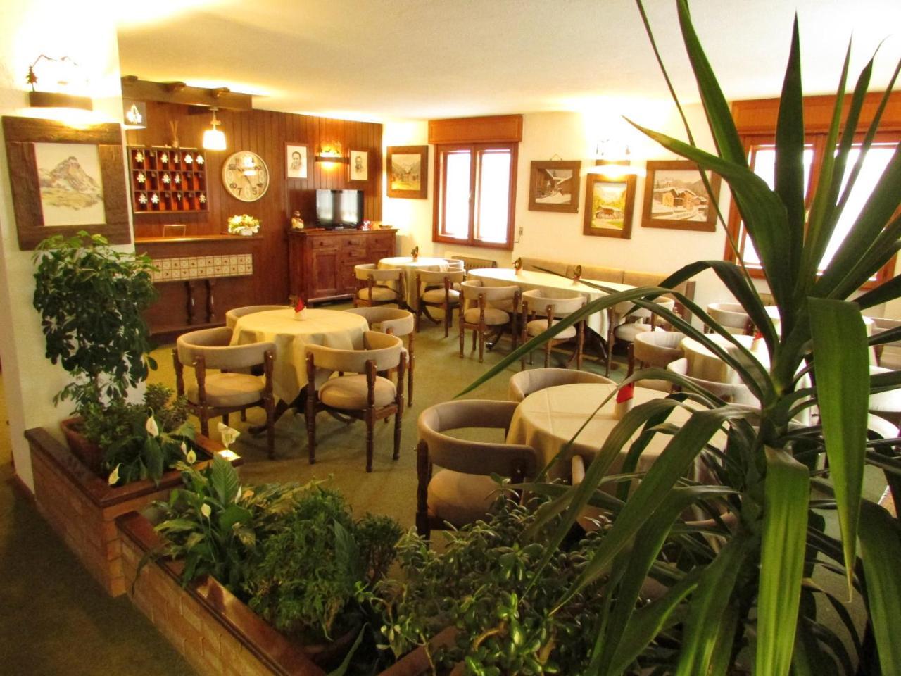 Hotel Meuble Meridiana Valtournenche Luaran gambar