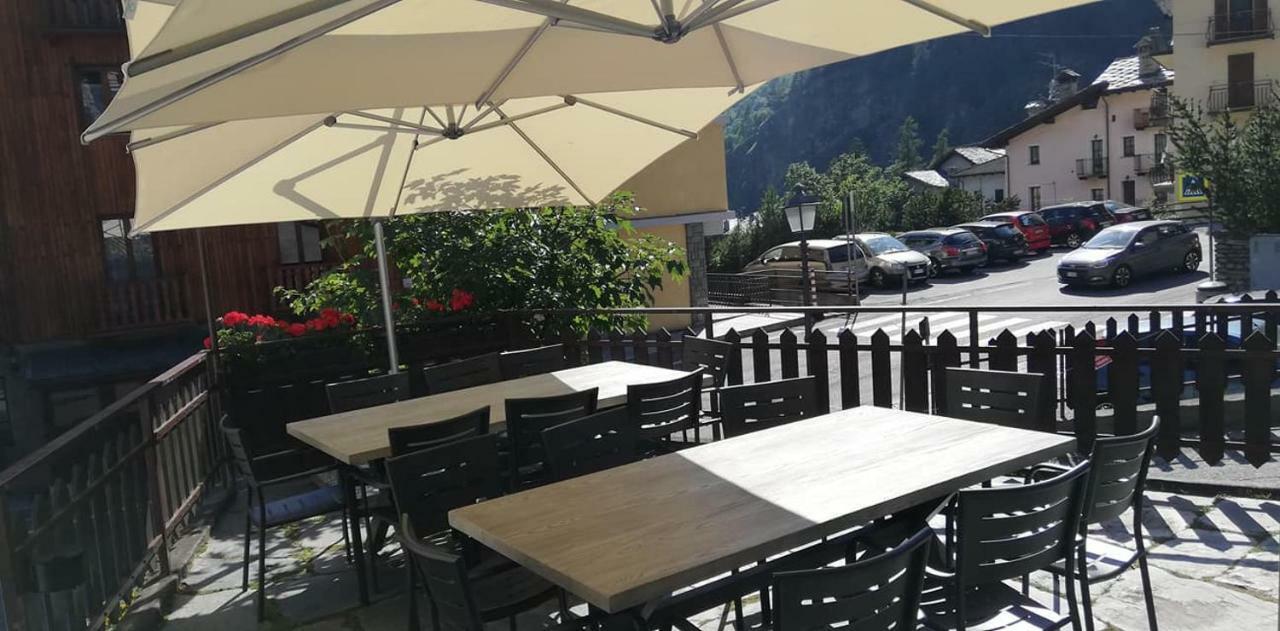 Hotel Meuble Meridiana Valtournenche Luaran gambar